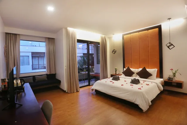 استوديو بسرير كينج بإطلالة على المسبح بشرفة، Central Corner D Angkor 1/9