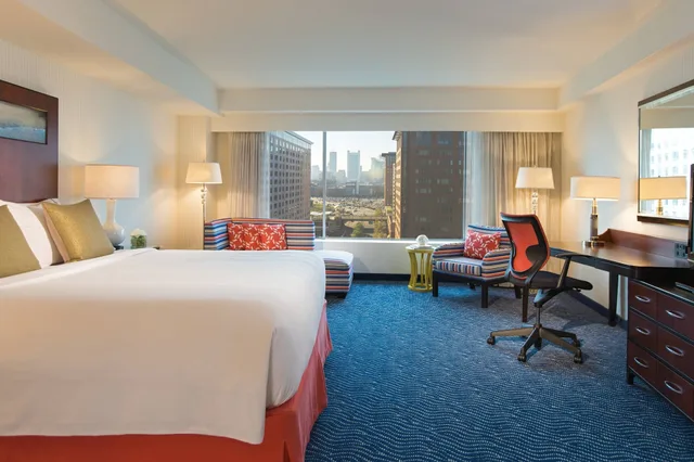 غرفة كلوب بسرير مزدوج، Renaissance Boston Waterfront Hotel 1/10
