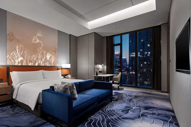 جناح تنفيذي بسرير كينج بغرفة نوم واحدة، Hilton Guiyang Hotel 2/2