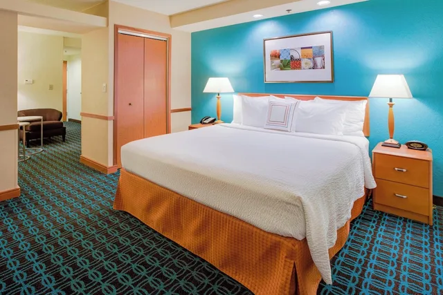جناح بسرير كينج مع أريكة، Fairfield Inn & Suites South Hill I-85 2/7