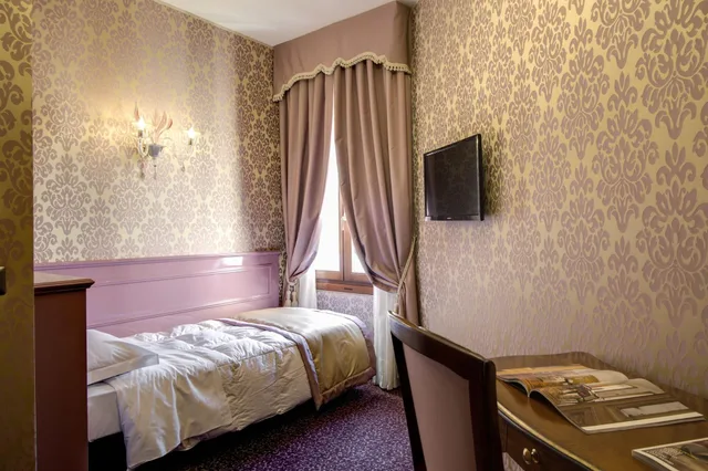 غرفة قياسية بسرير مزدوج، Hotel Domus Cavanis Venezia 6/10