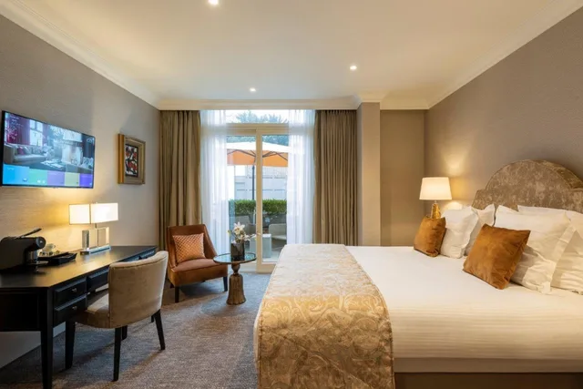 غرفة تنفيذية، Dukes Palace Residence 1/2