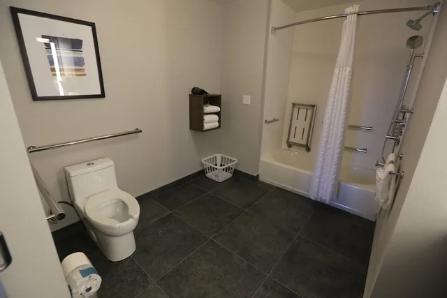 جناح استوديو بسرير كوين بمطبخ لذوي الإعاقة، Staybridge Suites Silicon Valley Milpitas 5/6