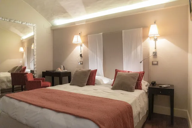 غرفة رومانسية بسرير مزدوج، Hotel Clitunno 4/10