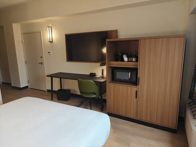 غرفة بسرير كينج لذوي الإعاقة، Comfort Inn Downtown Charleston 1/7