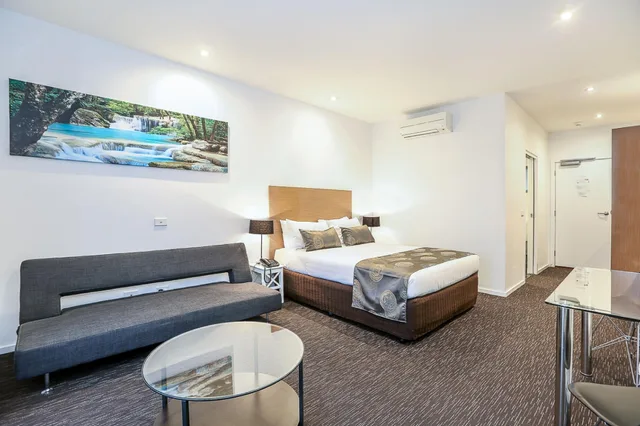 Spa, Deluxe, Queen Bed, Adult Only، BELMERCER MOTEL 1/1