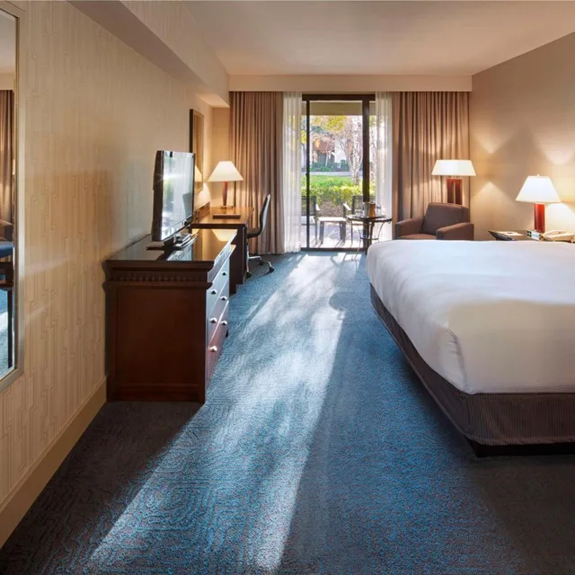 جناح بسرير كينج بغرفة نوم واحدة، Doubletree By Hilton Newark Fremont 2/3