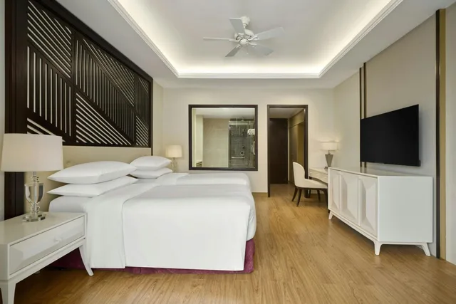 غرفة ديلوكس بسرير كينج بشرفة، Renaissance Hoi An Resort & Spa 4/10