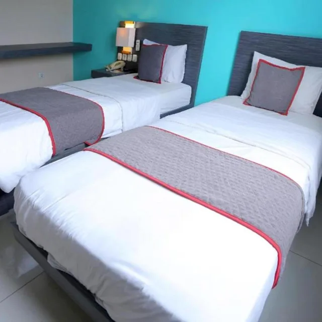 Standard, Twin Beds, King Bed, Super OYO Townhouse OAK Hotel Fiducia Pondok Gede 2/3