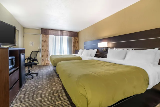 Room, 2 Queen Beds, Quality Inn Tucumcari, NM 2/6