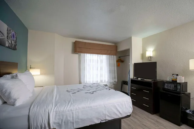 غرفة مفردة بسرير كوين مع أريكة، Wingate by Wyndham Myrtle Beach At Outlets 2/5