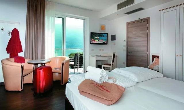 Superior, Twin Beds, Partial Lake View, Balcony، Hotel Sogno Del Benaco 5/10