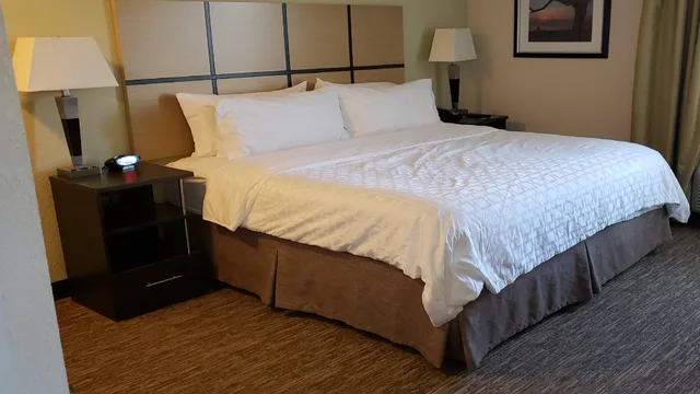 جناح بسرير كينج، Candlewood Suites Woodward 1/1