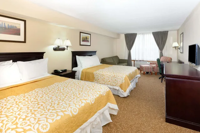 غرفة بسريرين كوين، Days Inn & Suites By Wyndham Tucker/Northlake 4/7