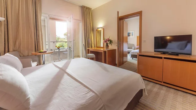 غرفة سوبيريور عائلية، Family Hotel La Luna – All inclusive 1/8