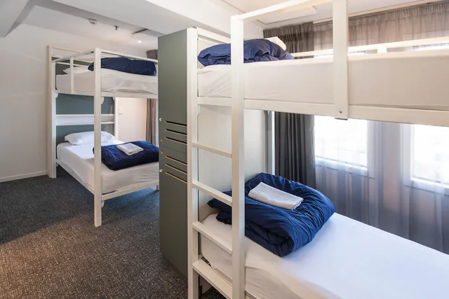 سكن مشترك مختلط، Hotel Give 5/8