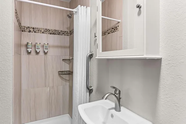 جناح بسرير كينج مع أريكة، Best Western Of Harbor Springs 1/1