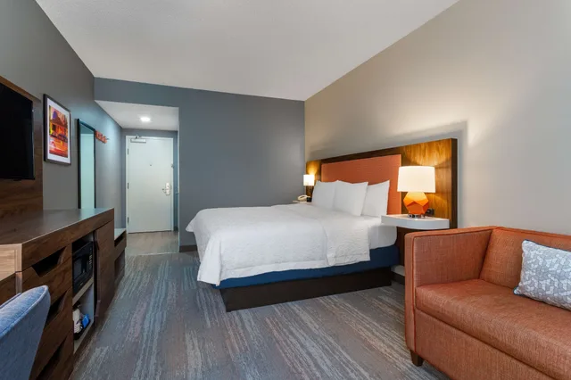 غرفة قياسية بسرير كينج لذوي الإعاقة، Hampton Inn Commercial Blvd Ft Lauderdale 2/5