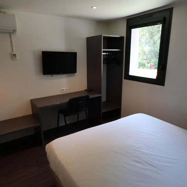 غرفة بسرير مزدوج لذوي الإعاقة، Brit Hotel Montpellier Euromedecine 8/9