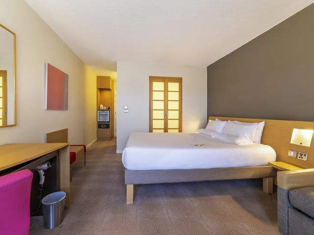 غرفة سوبيريور بسرير كوين مع أريكة، Novotel Southampton 6/10