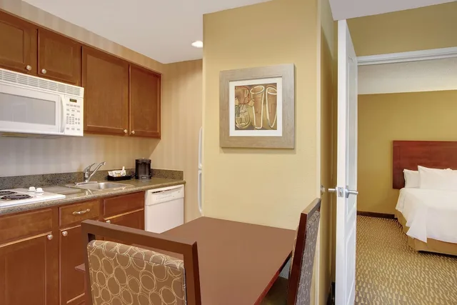 جناح بسريرين مزدوجين وسرير كينج بغرفتي نوم، Homewood Suites By Hilton Tampa-Brandon 13/18