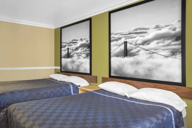 غرفة قياسية بسريرين كوين، Super 8 By Wyndham Hayward Downtown 1/2