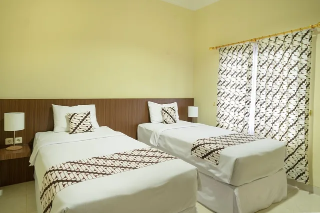 Superior, Twin Beds, Diana Hotel Jogja 2/2