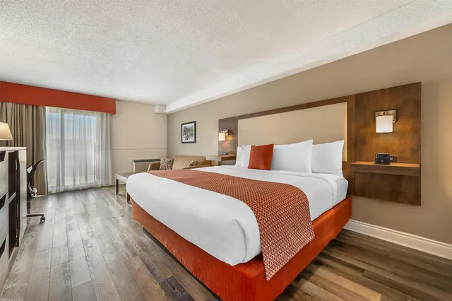 غرفة قياسية بسرير كينج، Best Western Smiths Falls Hotel 7/10