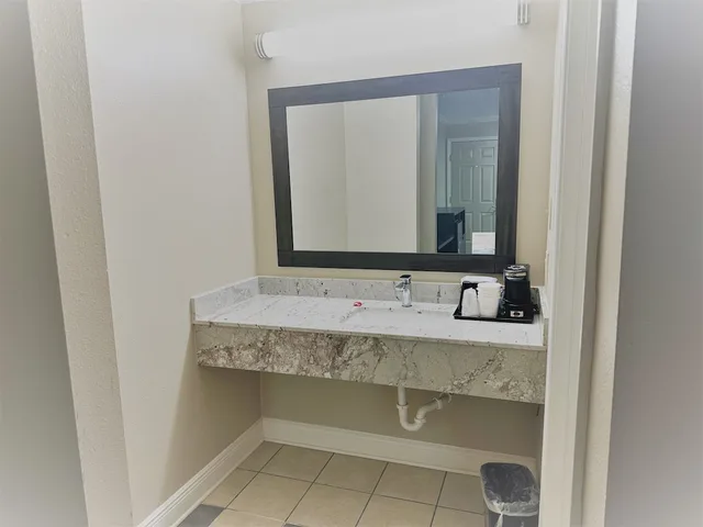 Room, King Bed, Super 8 by Wyndham Picayune 7/9
