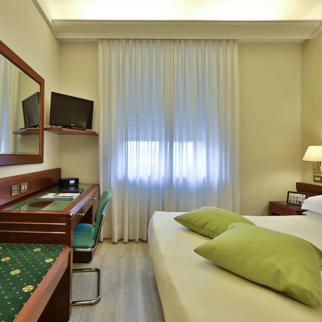 غرفة بسرير مزدوج أو سريرين منفصلين، Hotel Astoria, Sure Hotel Collection by Best Western 2/10