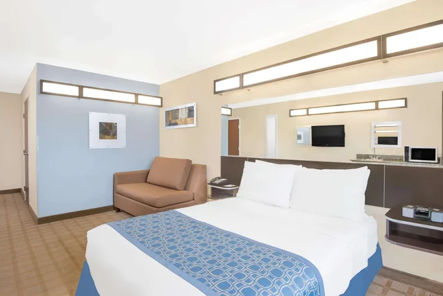 جناح بسرير كوين لذوي الإعاقة، Microtel Inn & Suites By Wyndham Waynesburg 2/10