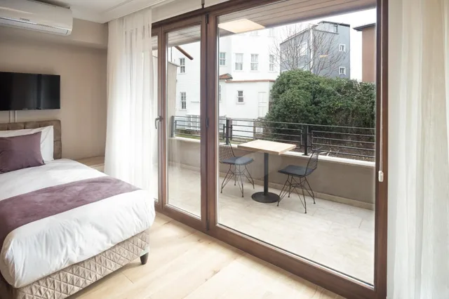 Room, Balcony, Garden Floor, Annex، Sur Hotel 1/10