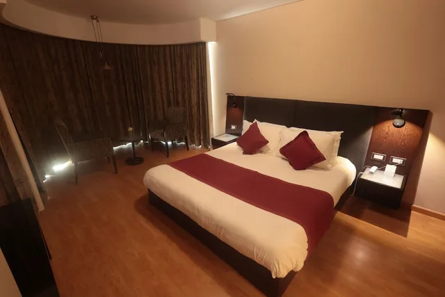 غرفة قياسية بسرير كوين بإطلالة على المسبح، MONTEVERDE HOTEL 1/10