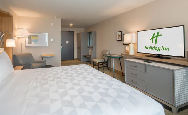 Leisure, King Bed، Holiday Inn Edmonton S Ellerslie Rd 6/8