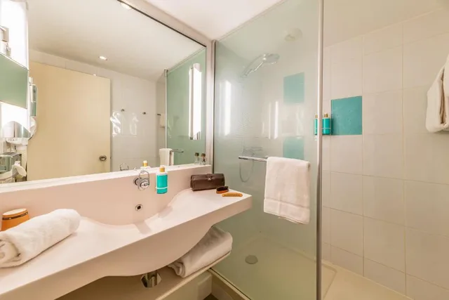 غرفة ثلاثية، B&B Hotel Lyon Nord 4 Stars 4/4