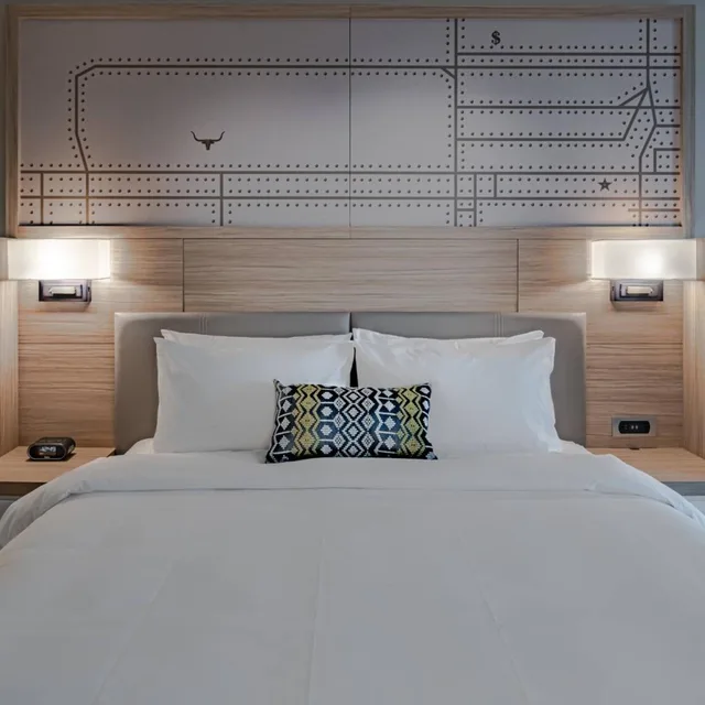 Conference, Suite, King Bed, City View, Sofa, Balcony، SpringHill Suites by Marriott Fort Worth Historic Stockyards 1/5