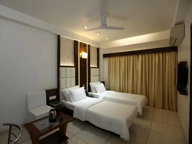 غرفة تنفيذية، HOTEL ATITHI 2/2