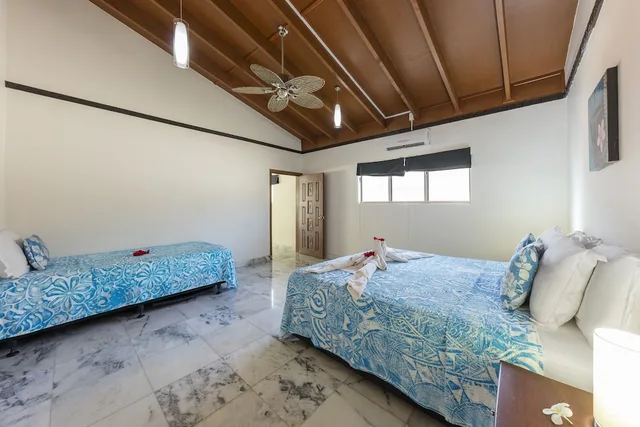 Suite, King Bed, Beach Front، Return To Paradise Resort 3/4