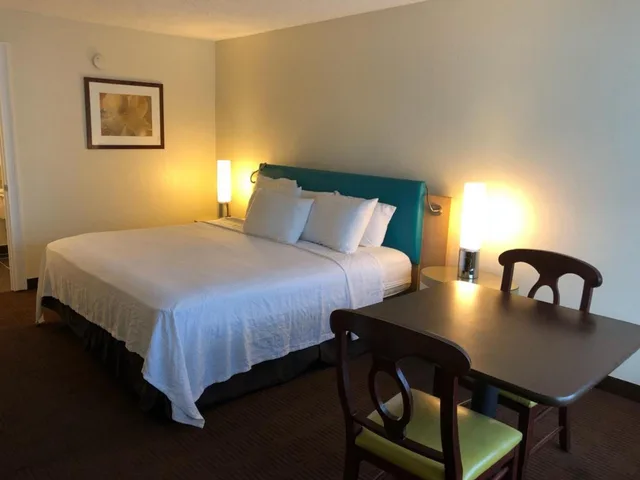 Room, King Bed, Accessible, Floridian Hotel 4/10