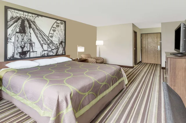 غرفة قياسية بسرير كينج، Super 8 By Wyndham Plymouth 1/3