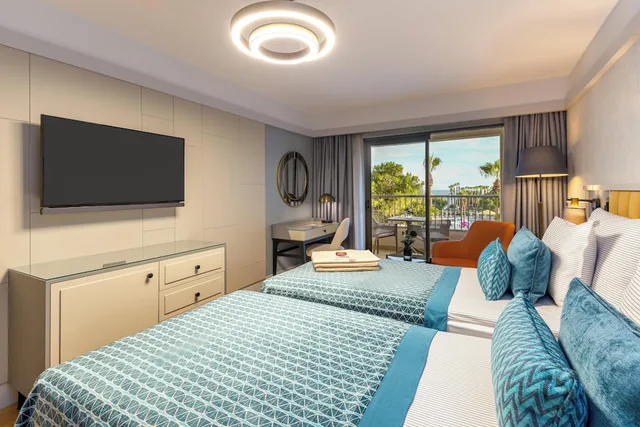 Superior, Queen Bed, Sea Side, on the Side، Arum Barut Collection 4/7