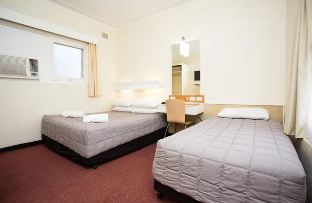 شقة بسرير كوين وسريرين منفصلين بغرفتي نوم، COWRA MOTOR INN 2/10