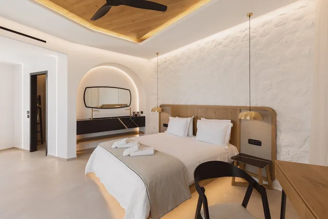 Junior Suite, Studio, King Bed, Sea View، Calma Suites Mykonos 3/5