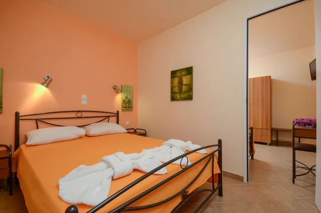 Semi Basement, Apartment, 1 Double and 1 Single Bed، Hotel Francesca 1/4