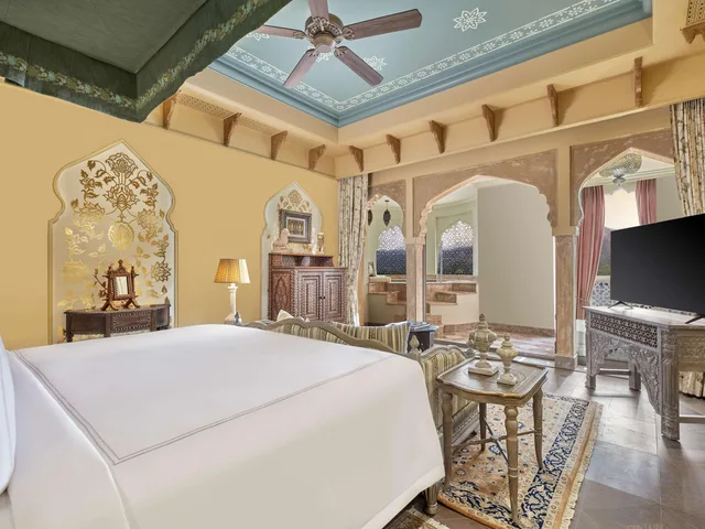 Landmark, Plunge Pool، Raffles Jaipur 1/7
