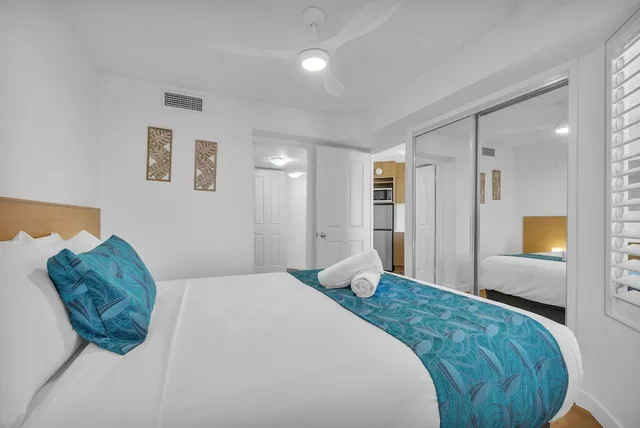 1 Bedroom, Superior, Queen Bed, LANDMARK RESORT 3/5