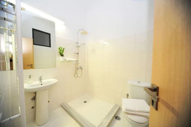استوديو أساسي بسرير كوين في الطابق الأرضي، Live In Athens Short Stay Apartments 7/9