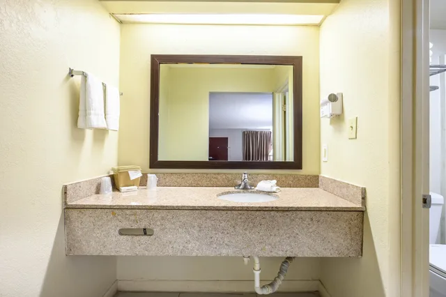غرفة سوبيريور بسرير كينج للمدخنين، Red Roof Inn Sylacauga 6/6