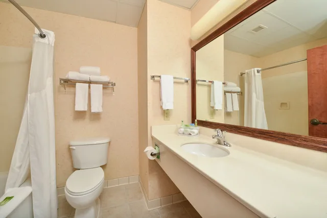 جناح بسرير كينج، Holiday Inn Express Campbellsville 4/7