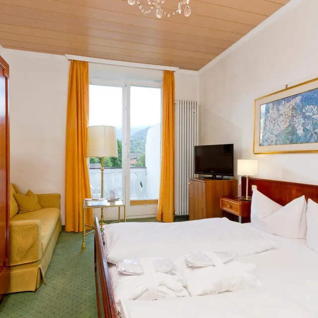 غرفة بسرير مزدوج بإطلالة على الحديقة، Wittelsbacher Hof Swiss Quality Hotel 2/9